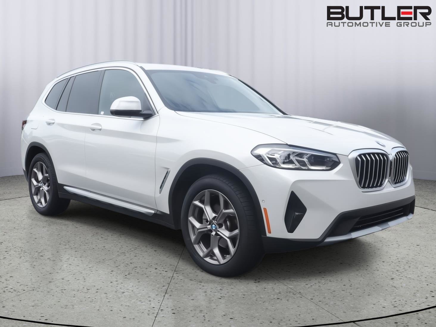 Used 2024 BMW X3 sDrive30i w/ Premium Package RWD image 3