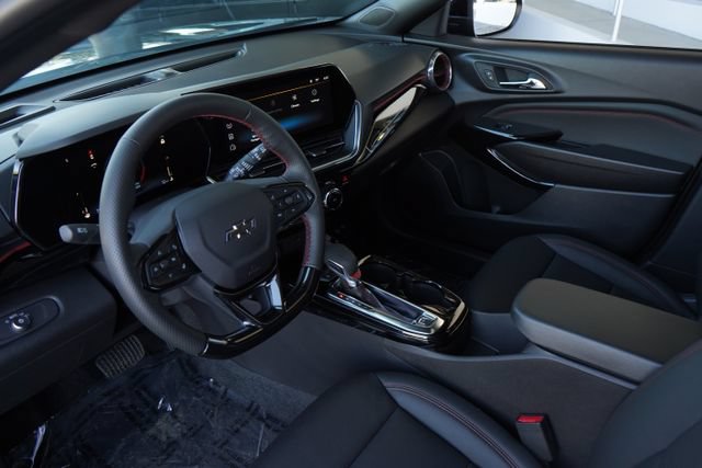 New 2026 Chevrolet Trax RS w/ Sunroof Package FWD image 2