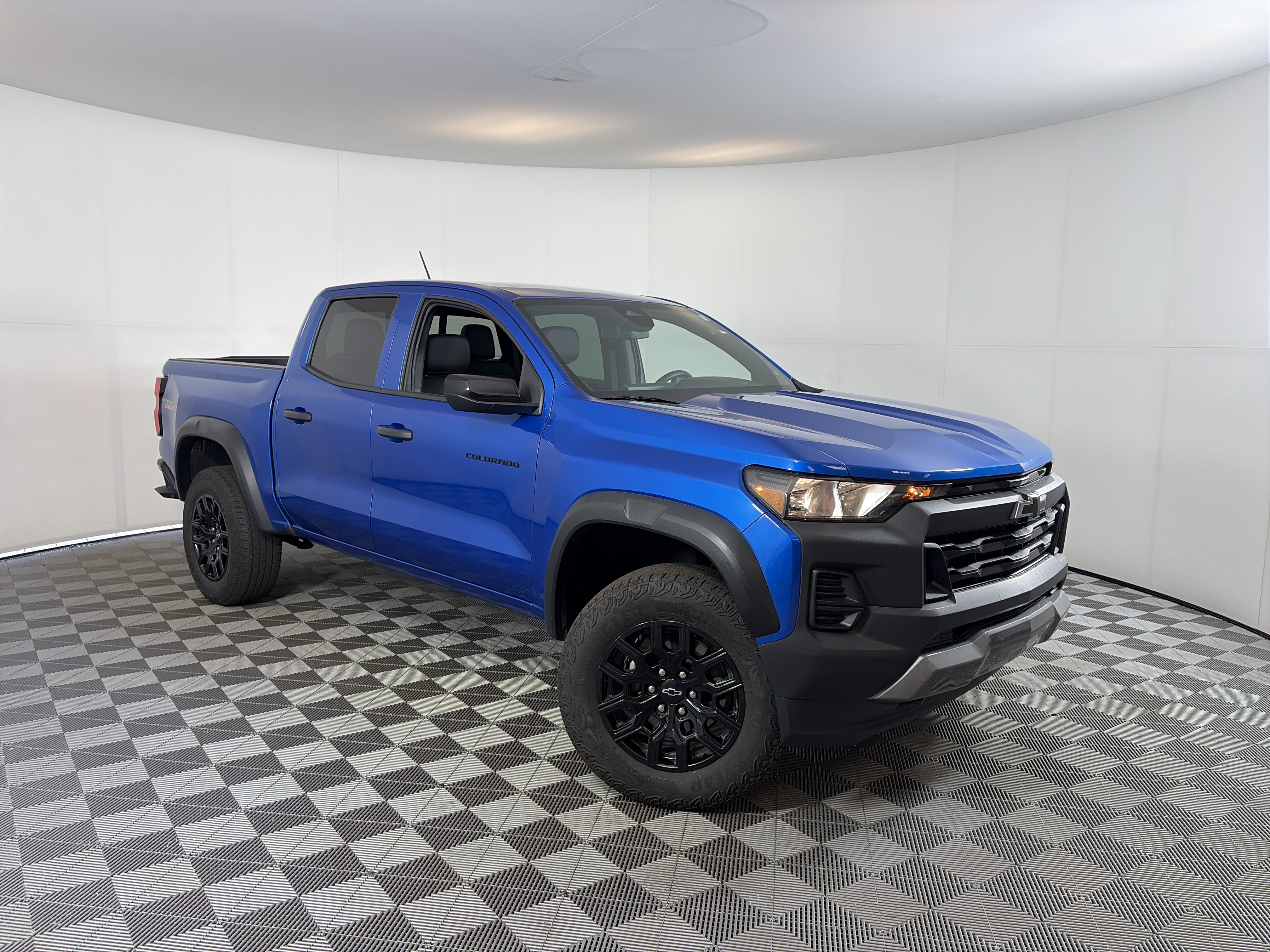 Certified 2024 Chevrolet Colorado Trail Boss w/ Advanced Trailering Package AWD/4WD image 1