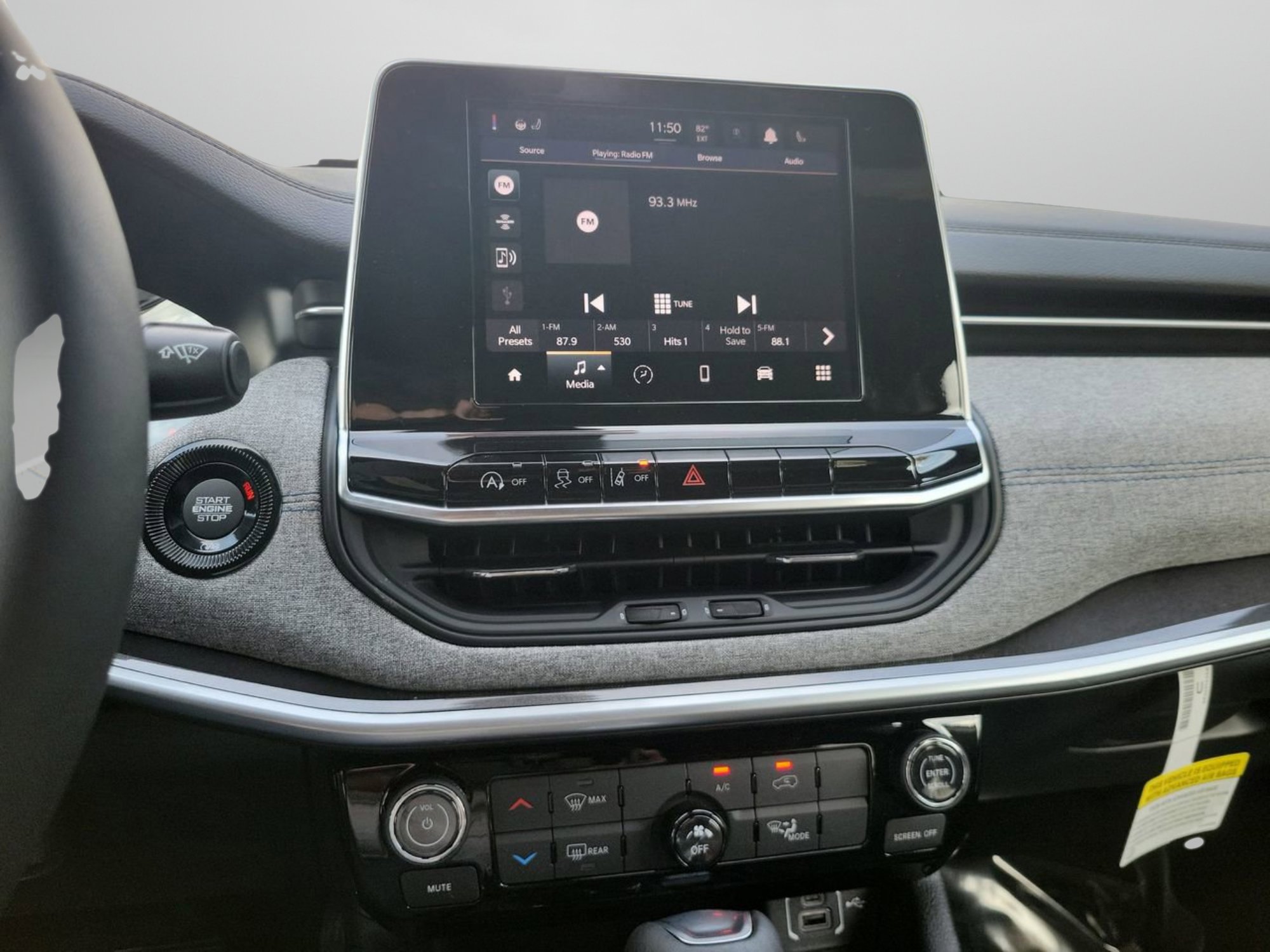 New 2026 Jeep Compass Latitude image 19