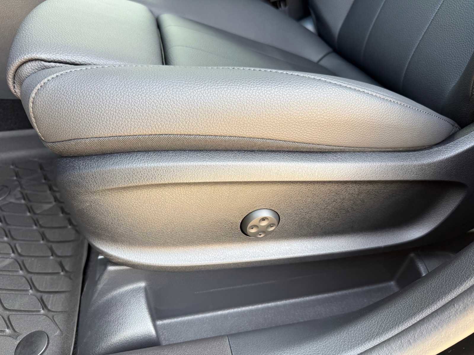 New 2026 Mercedes-Benz GLB 250 image 22
