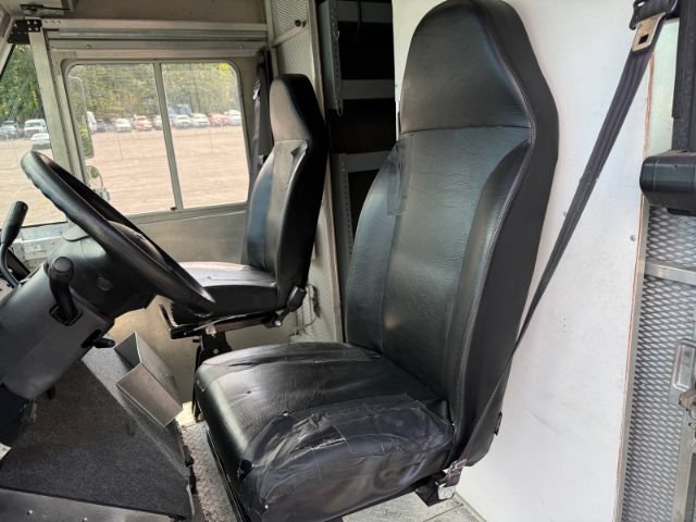 Used 2014 Ford E-350 and Econoline 350 Super Duty w/ A/C Prep Package RWD image 9