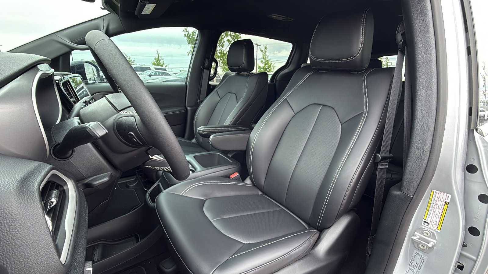 New 2026 Chrysler Voyager LX image 15