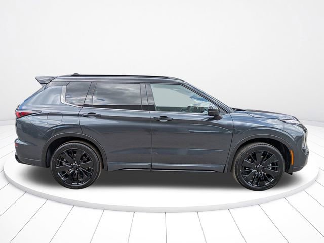 New 2026 Mitsubishi Outlander SEL Black Edition FWD image 3