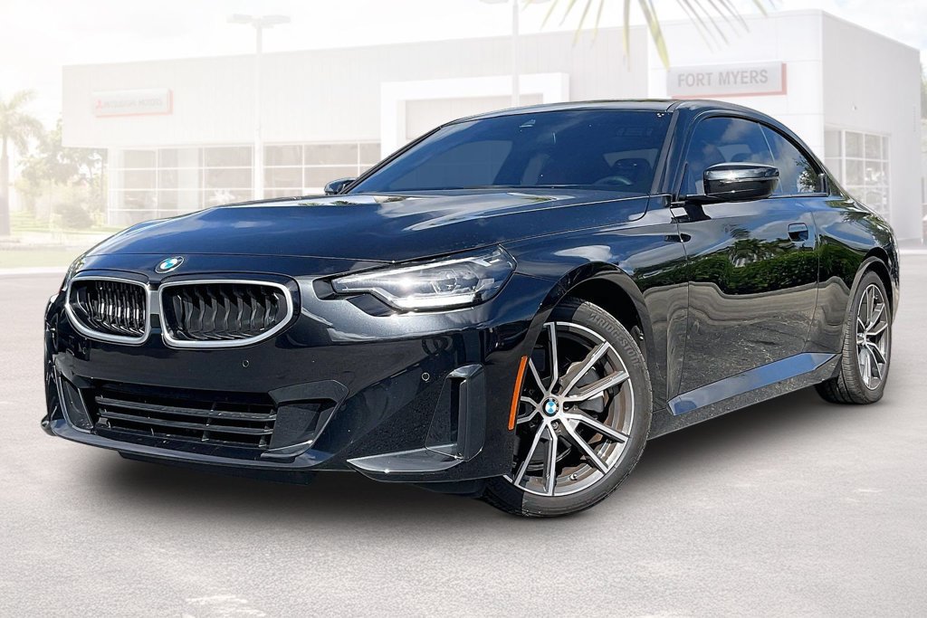 Used 2025 BMW 230i Coupe w/ Convenience Package RWD image 24