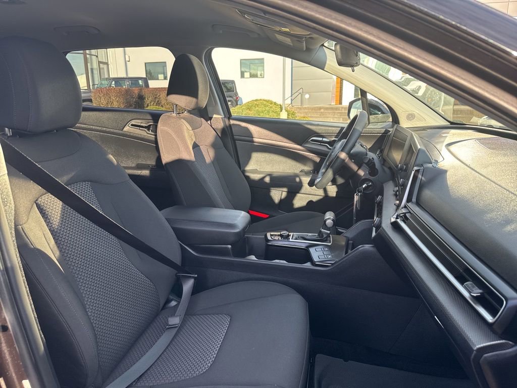 Used 2024 Kia Sportage LX image 29
