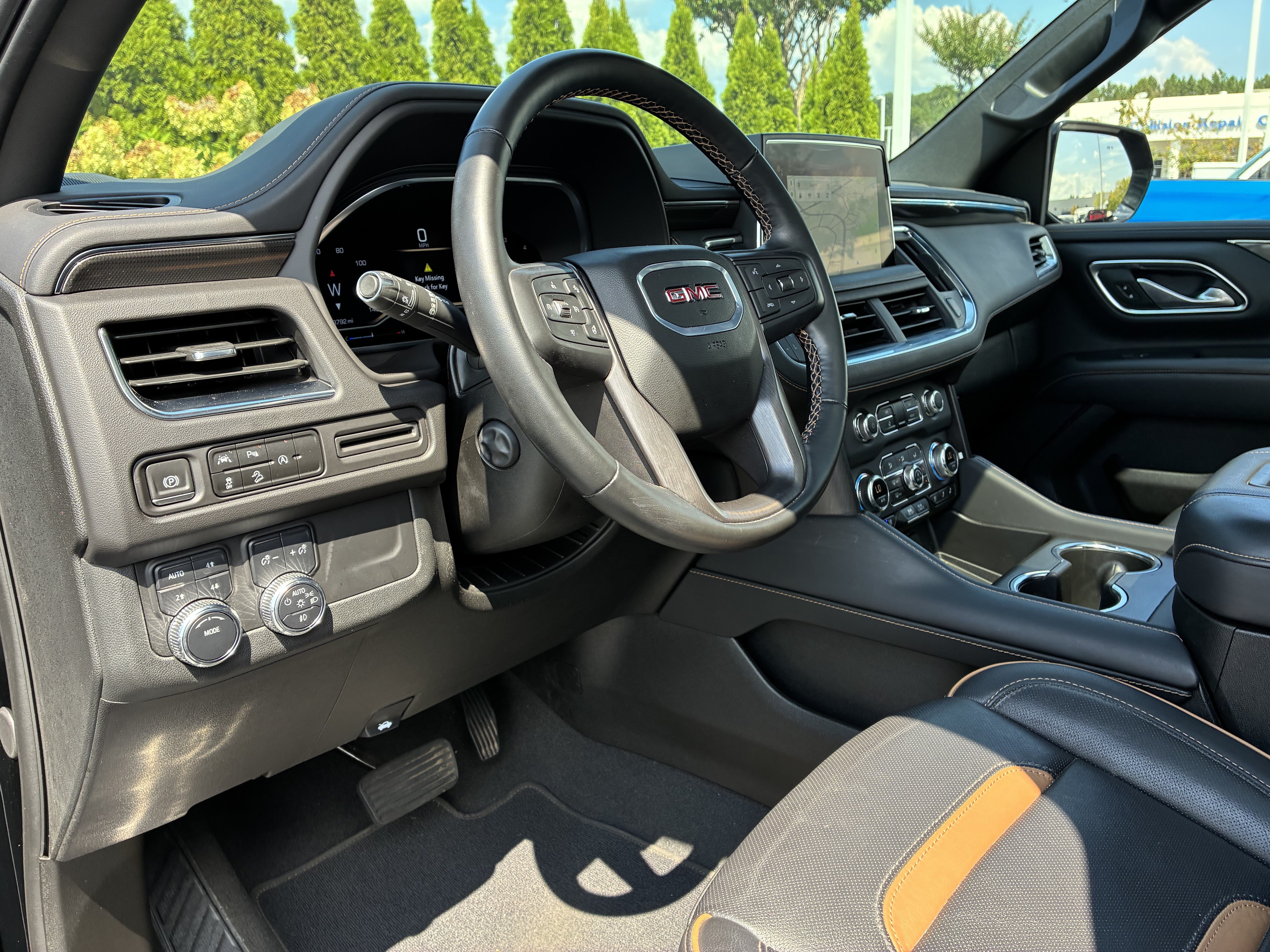 Used 2024 GMC Yukon AT4 AWD/4WD image 26