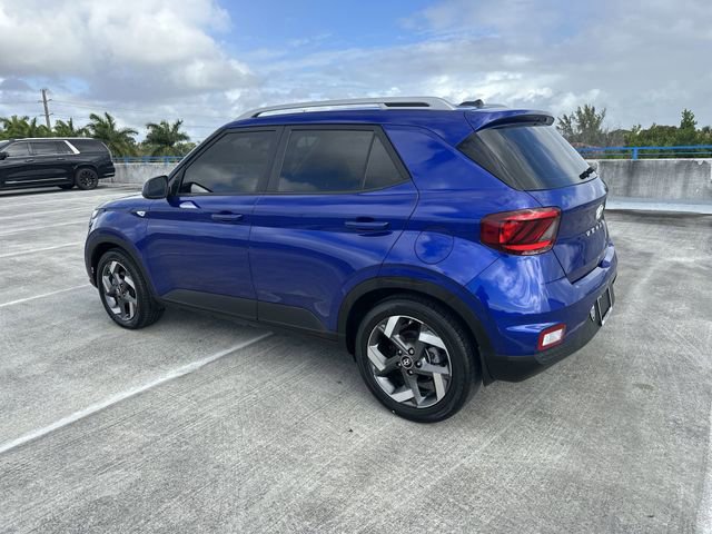 Used 2023 Hyundai Venue SEL FWD image 15
