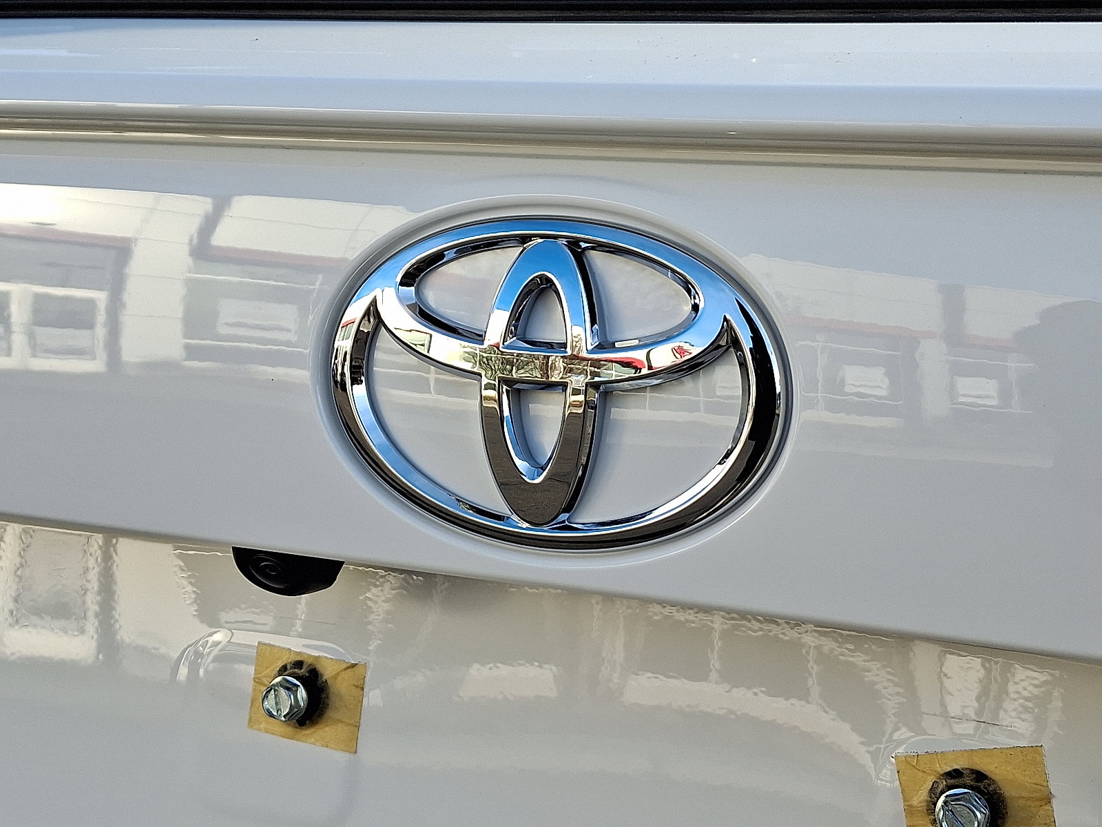 Certified 2025 Toyota RAV4 LE image 28