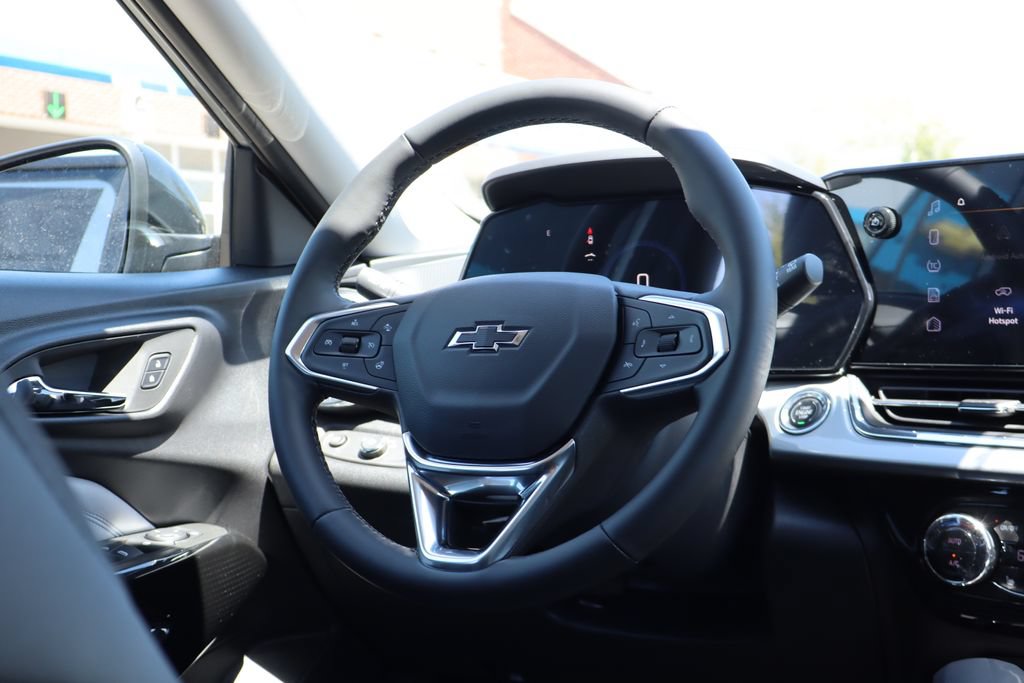 New 2026 Chevrolet Trax LT w/ Sunroof Package FWD image 39