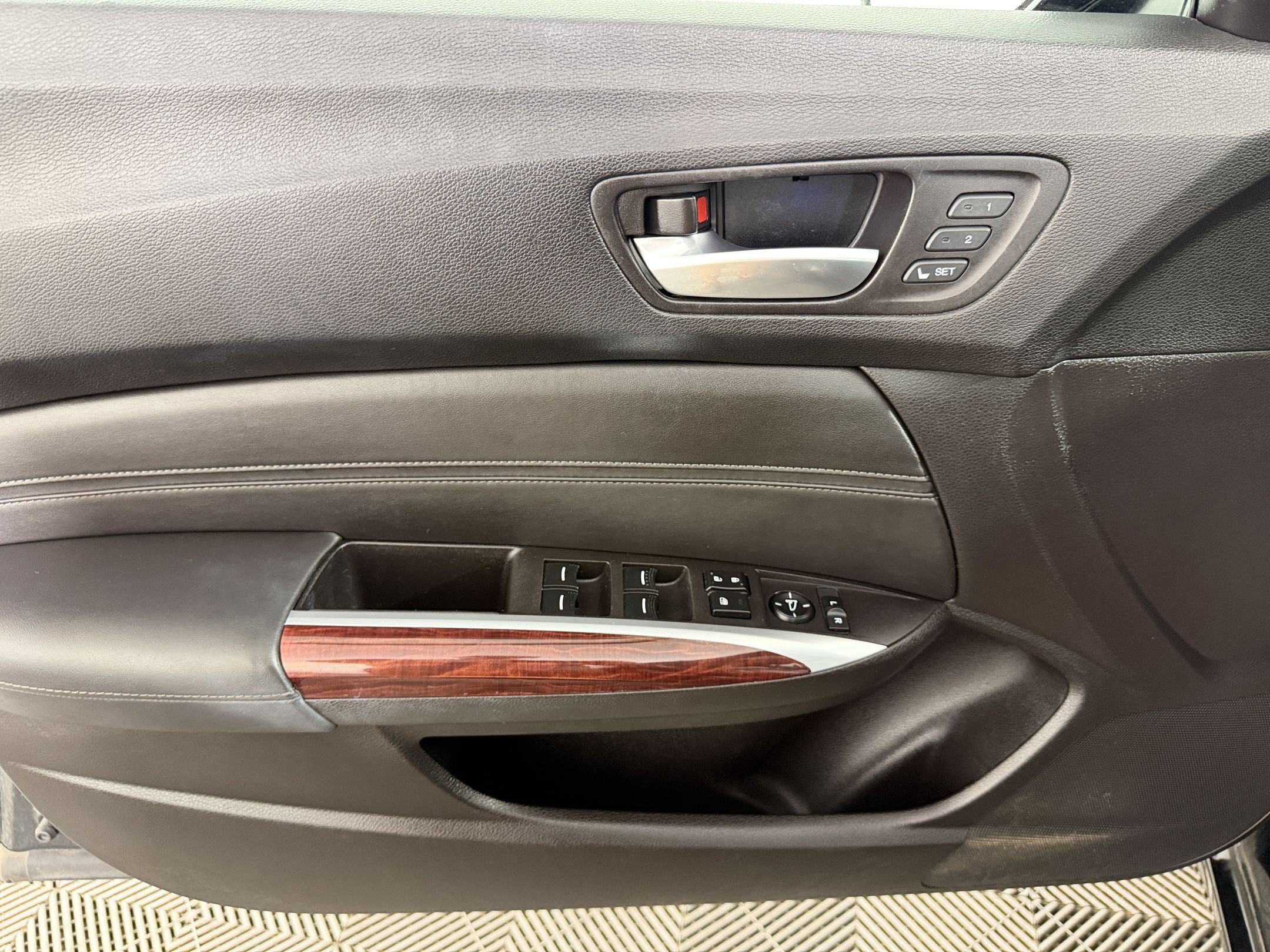 Used 2016 Acura TLX FWD image 14