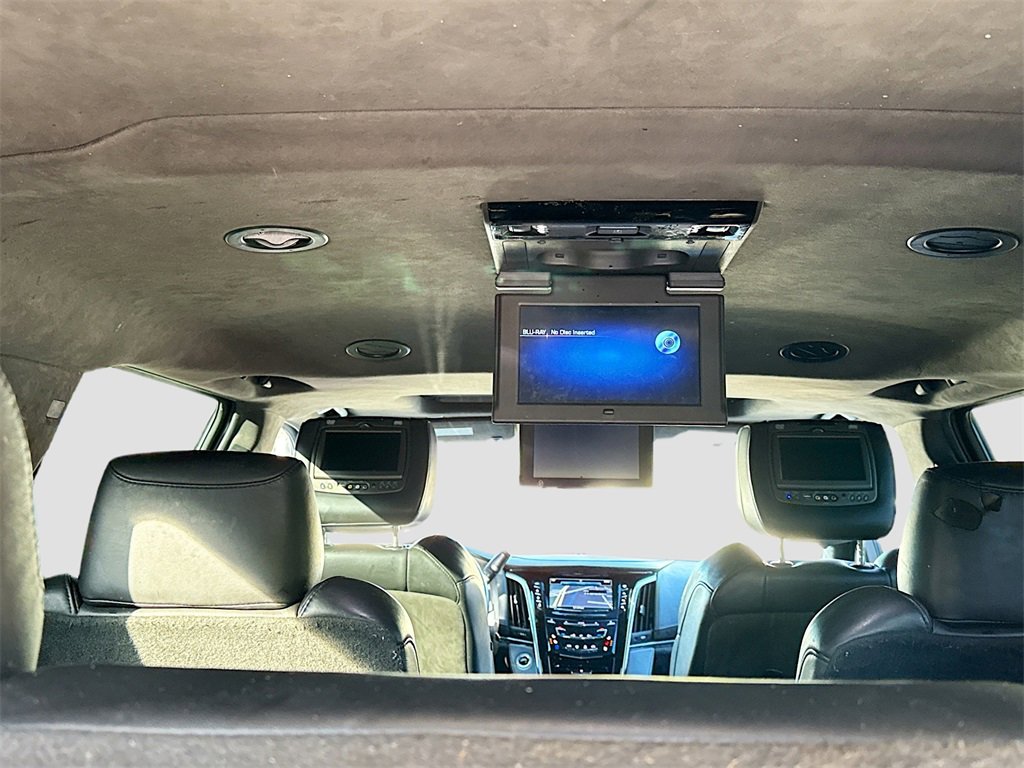 Used 2018 Cadillac Escalade ESV Platinum image 28