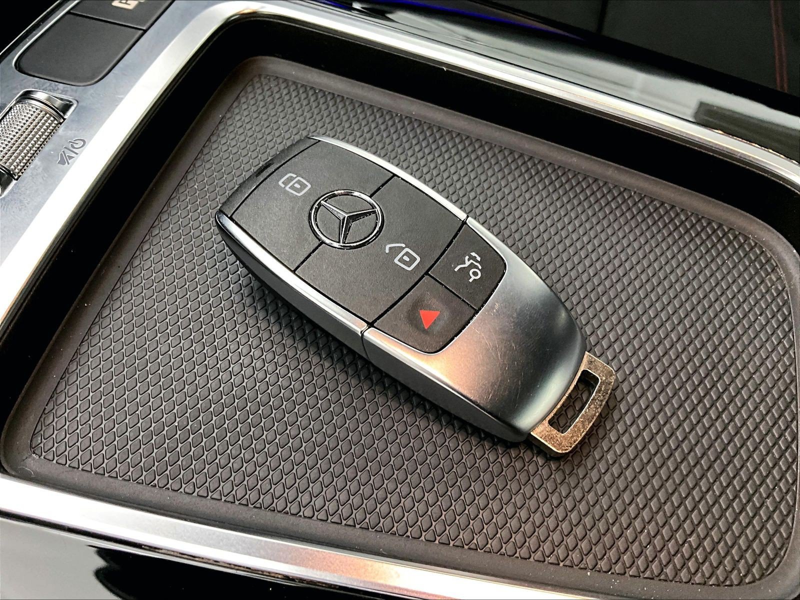 Certified 2024 Mercedes-Benz CLA 250 image 12