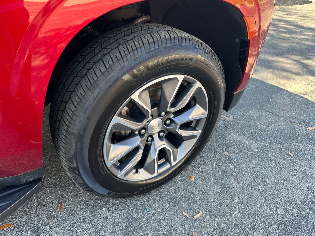 Used 2022 Chevrolet Suburban LT w/ Luxury Package image 59