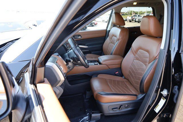 Used 2023 Nissan Pathfinder Platinum AWD/4WD image 10