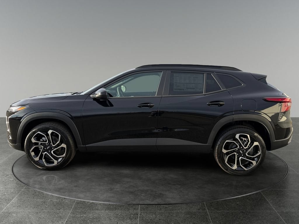 New 2026 Chevrolet Trax RS w/ Sunroof Package FWD image 5