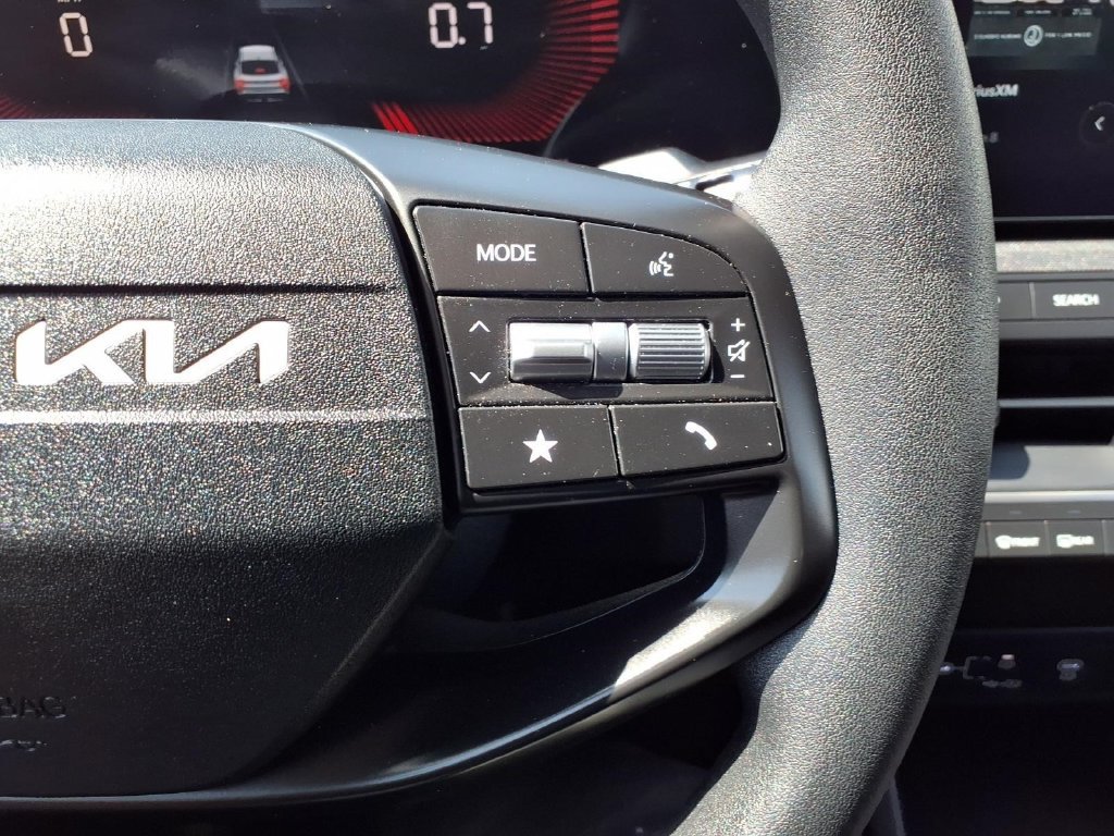 Used 2025 Kia K4 FWD image 15