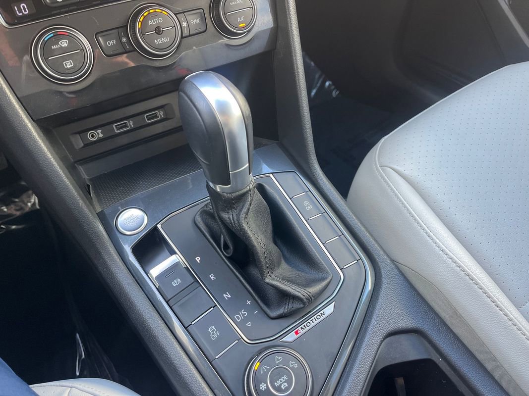 Used 2018 Volkswagen Tiguan SE image 24