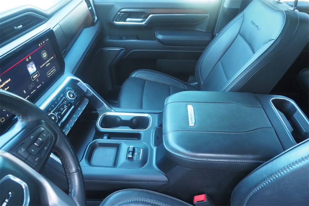 Used 2024 GMC Sierra 3500 Denali w/ Denali Reserve Package image 8