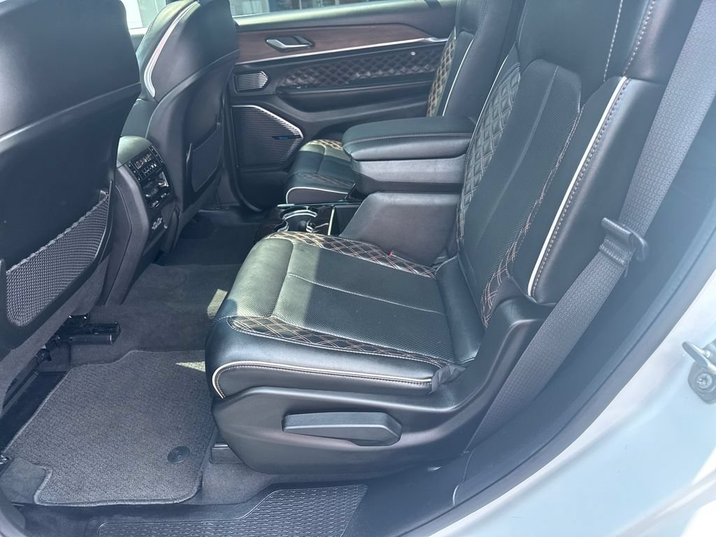 Used 2025 Jeep Grand Cherokee L Summit w/ Obsidian Package AWD/4WD image 26
