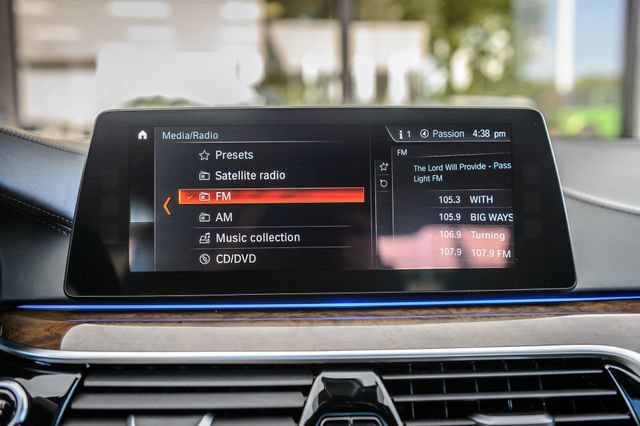 Used 2018 BMW 540i w/ M Sport Package RWD image 21
