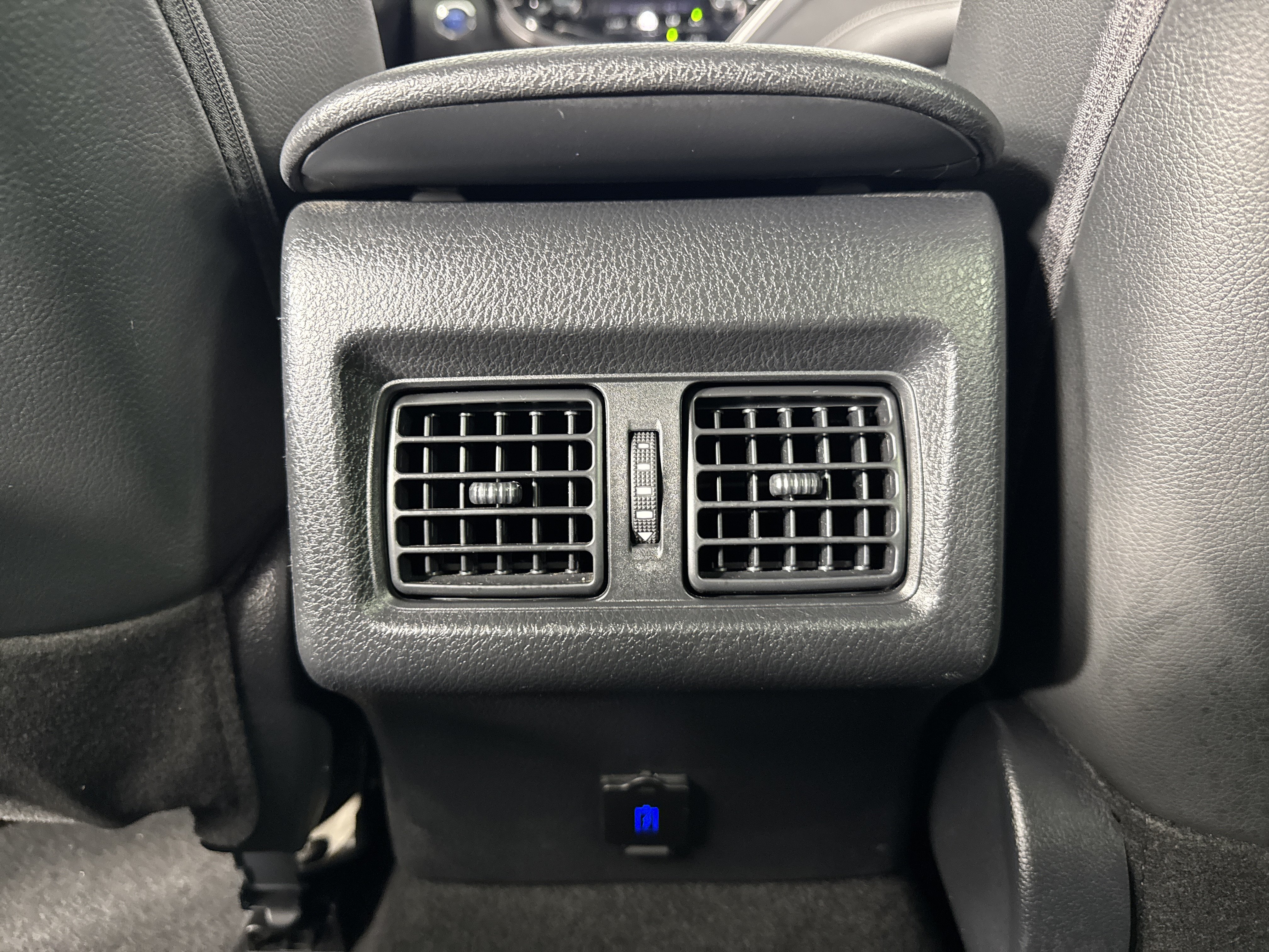 Used 2023 Toyota Camry SE w/ Audio Upgrade Package FWD image 35