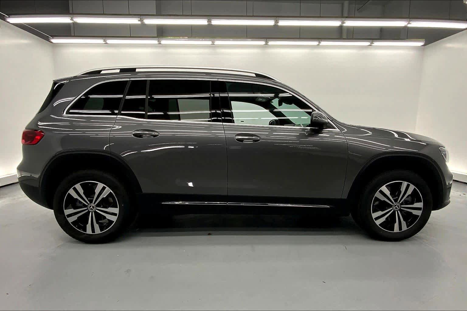 New 2026 Mercedes-Benz GLB 250 image 9