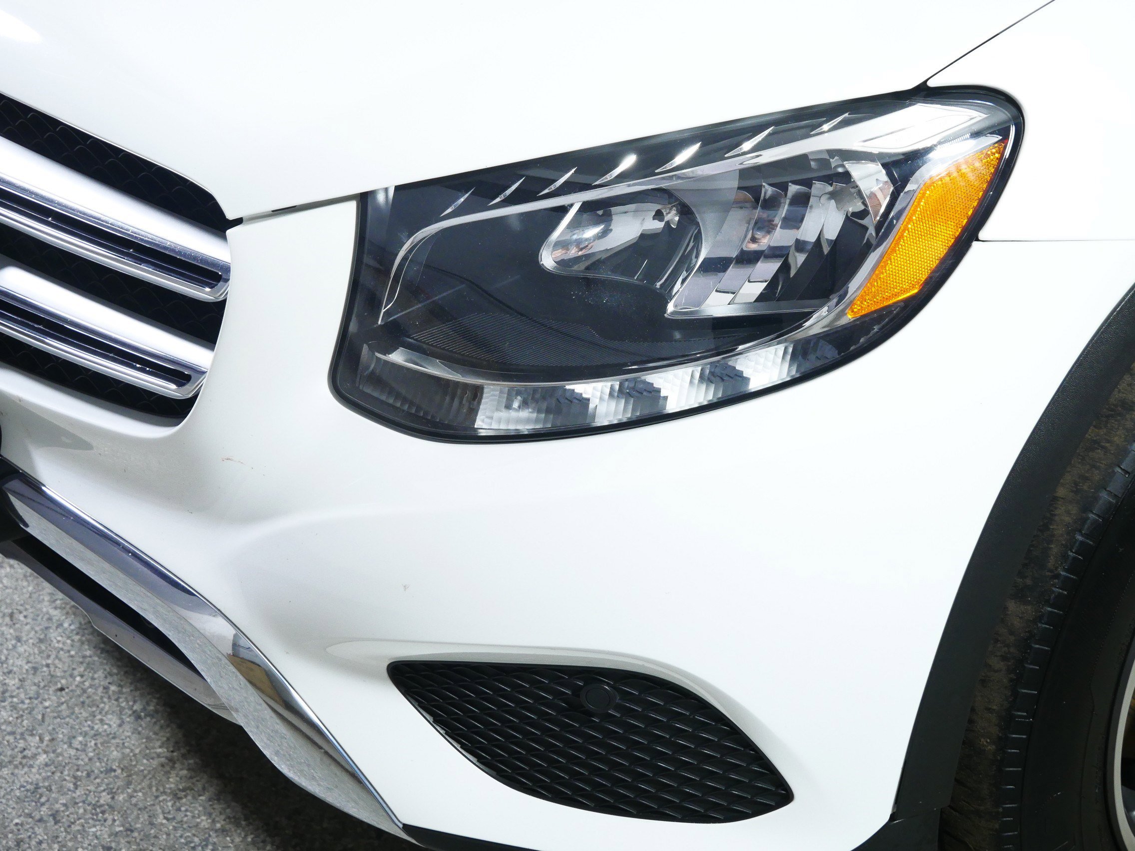 Used 2019 Mercedes-Benz GLC 300 4MATIC image 16