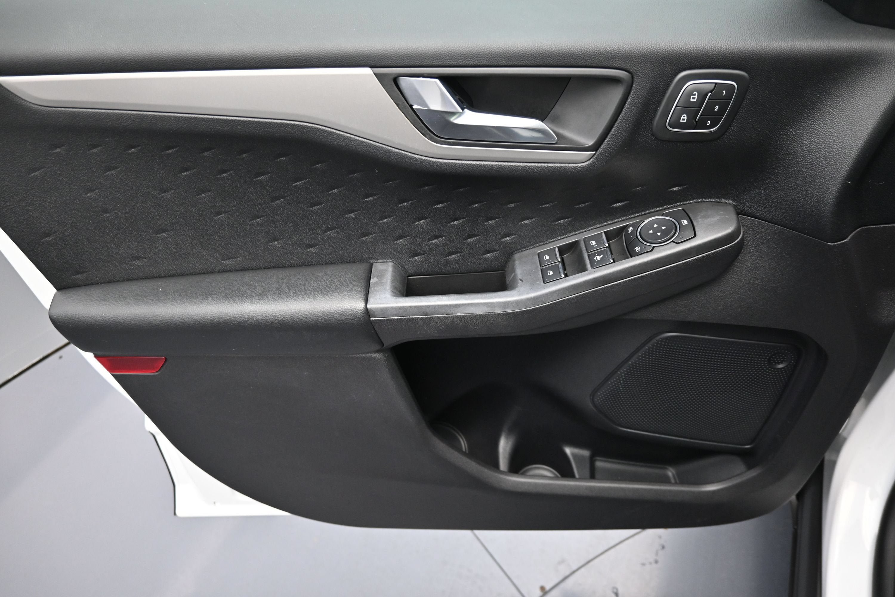 Used 2020 Ford Escape SEL AWD/4WD image 25