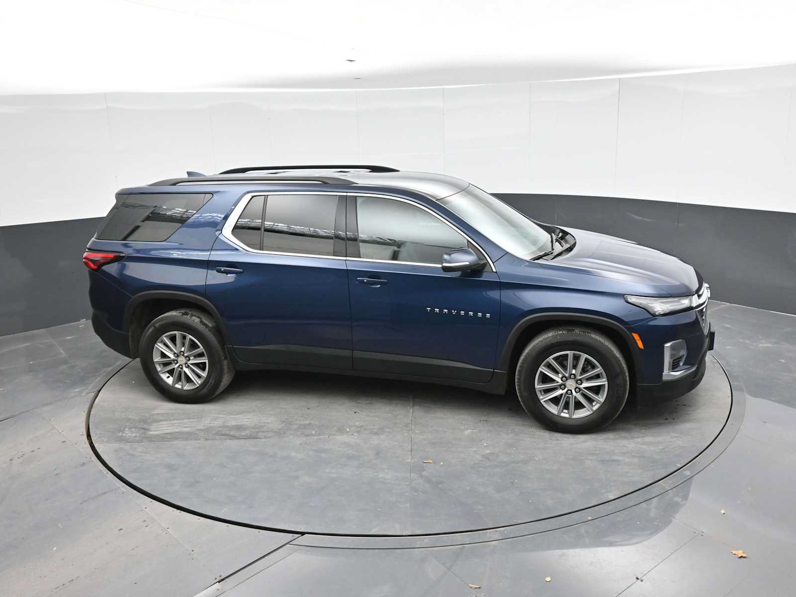 Used 2023 Chevrolet Traverse LT AWD/4WD image 36