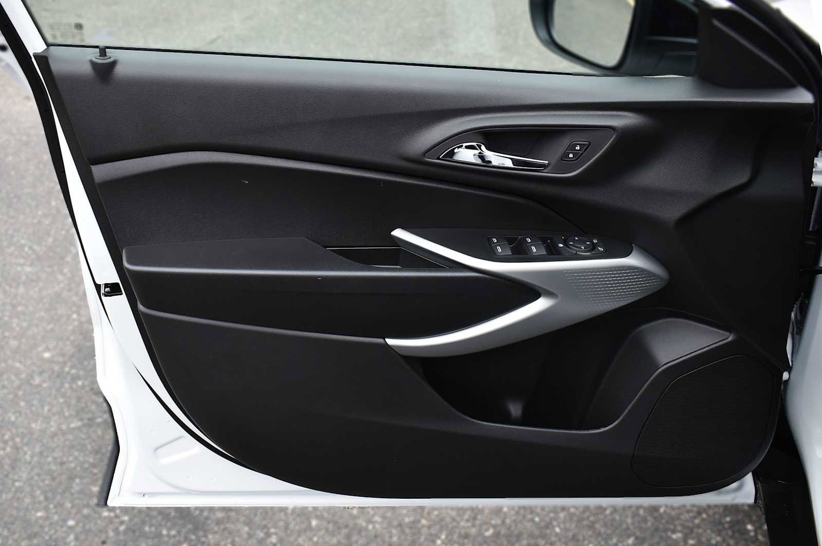 New 2026 Chevrolet Trax RS w/ Driver Confidence Package image 23