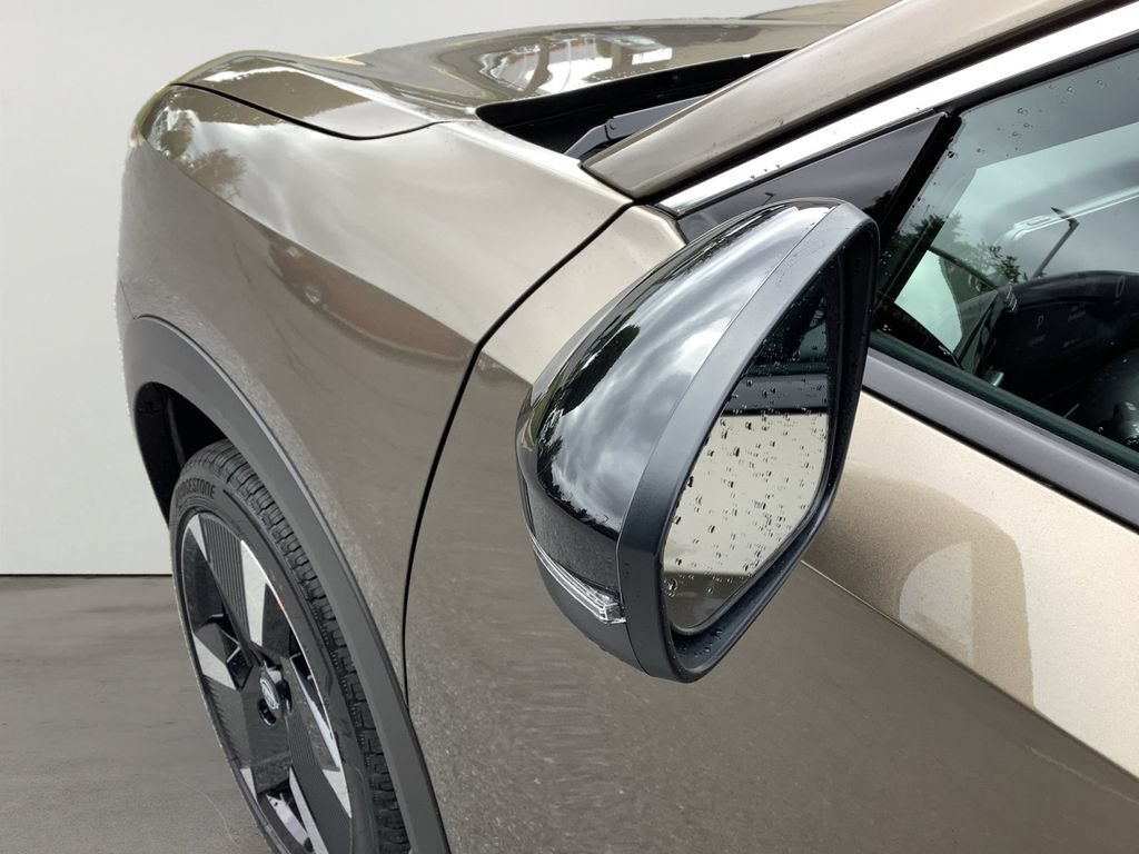 New 2026 Nissan Kicks SR w/ Cold Weather Package AWD/4WD image 11