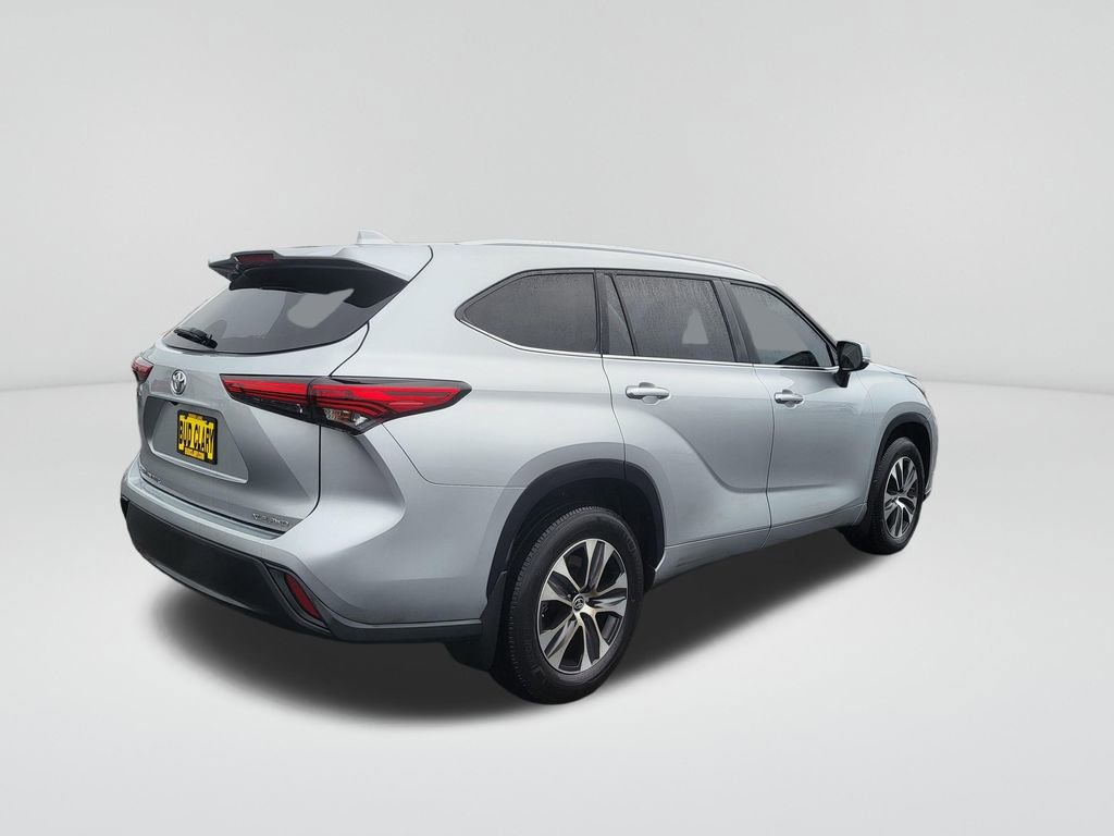 Used 2023 Toyota Highlander XLE image 7
