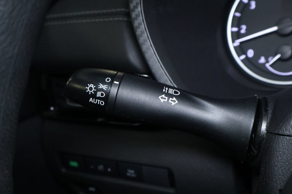 Used 2025 Nissan Sentra SV FWD image 22