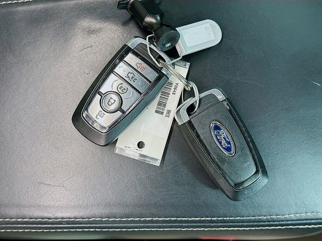 Used 2018 Ford Explorer Platinum image 34