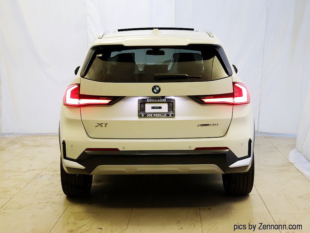 Used 2027 BMW X1 xDrive28i AWD/4WD image 7