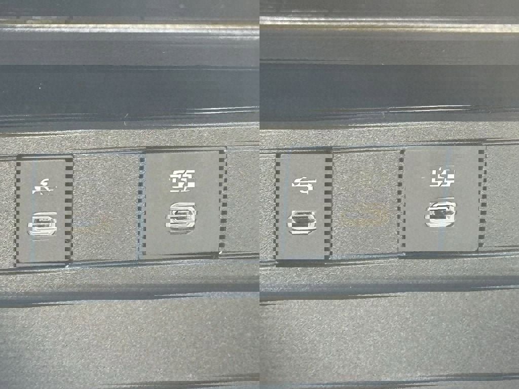 New 2026 Toyota Prius XLE FWD image 18