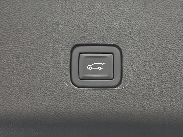 Used 2023 Chevrolet Traverse LT AWD/4WD image 31