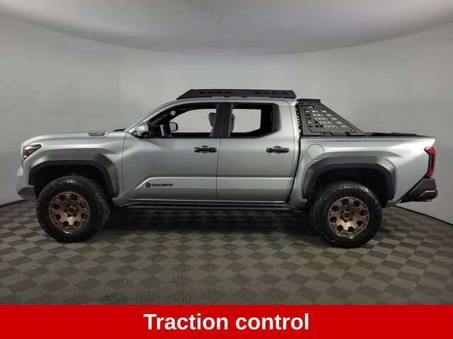 Used 2025 Toyota Tacoma Trailhunter image 5