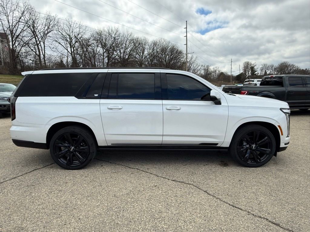 Used 2025 Cadillac Escalade ESV Sport w/ Touring Package AWD/4WD image 4