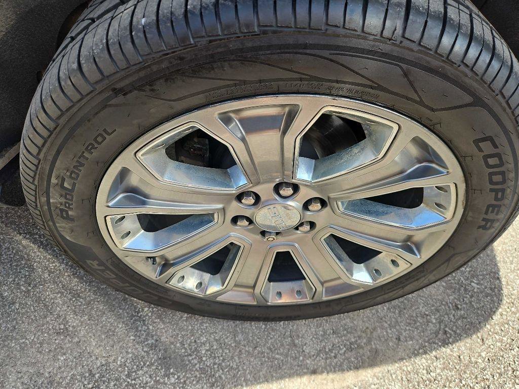 Used 2016 GMC Yukon XL Denali w/ Open Road Package AWD/4WD image 37