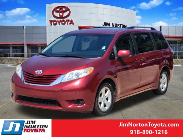 Used 2017 Toyota Sienna LE FWD image 4