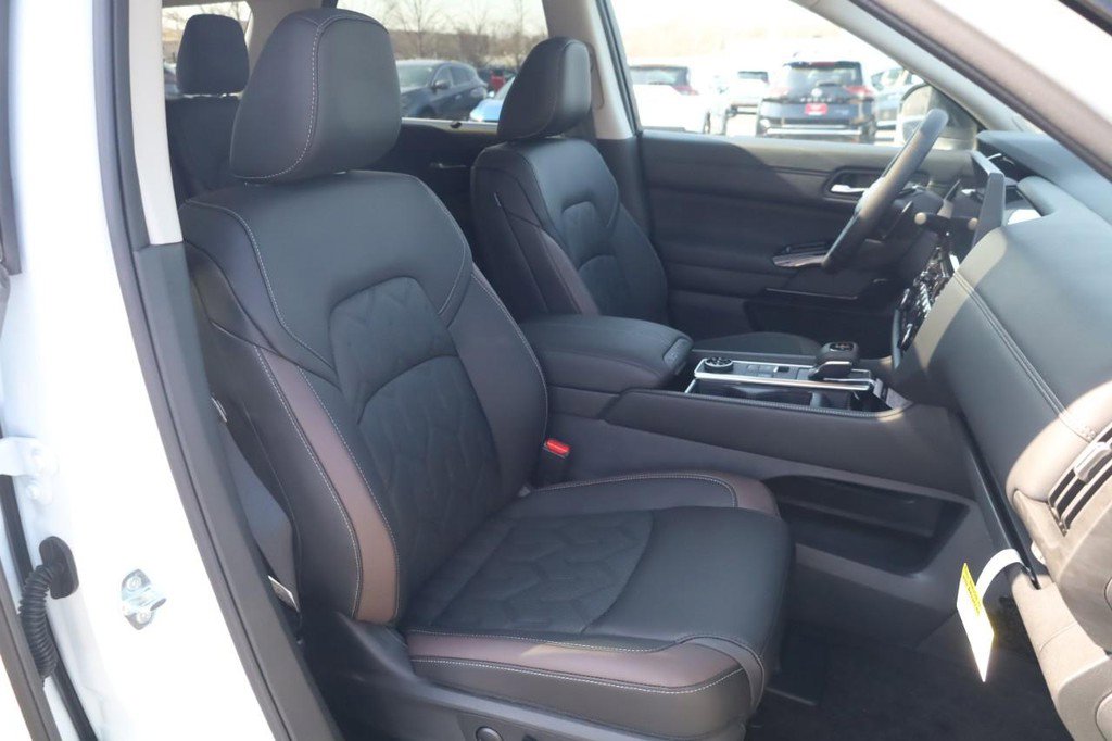 New 2026 Nissan Pathfinder Platinum image 22