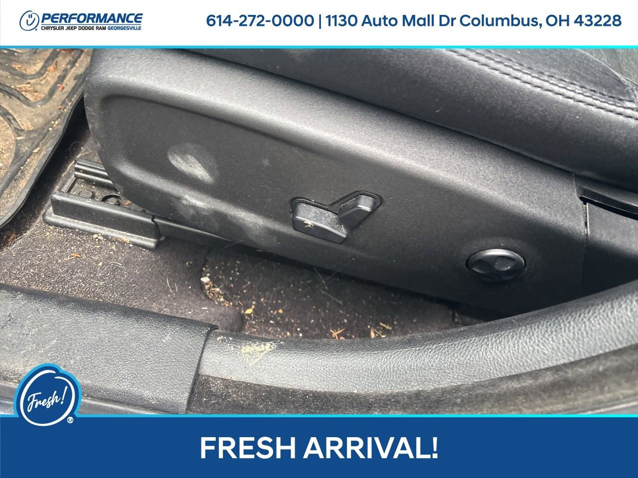 Used 2018 Chrysler 300 Touring w/ Sport Appearance Package image 18