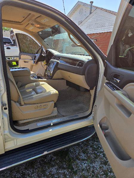 Used 2012 GMC Yukon Denali image 11