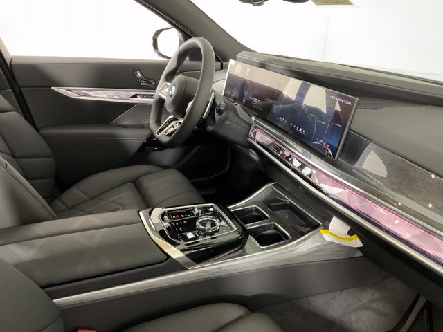 Used 2025 BMW 750e xDrive AWD/4WD image 33