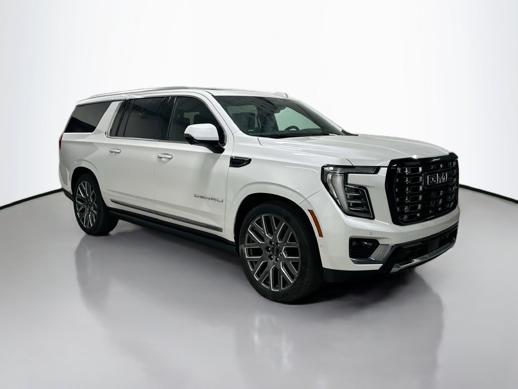 Used 2025 GMC Yukon XL Denali Ultimate AWD/4WD image 7