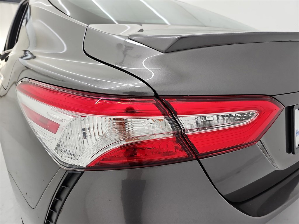 Used 2020 Toyota Camry SE image 36