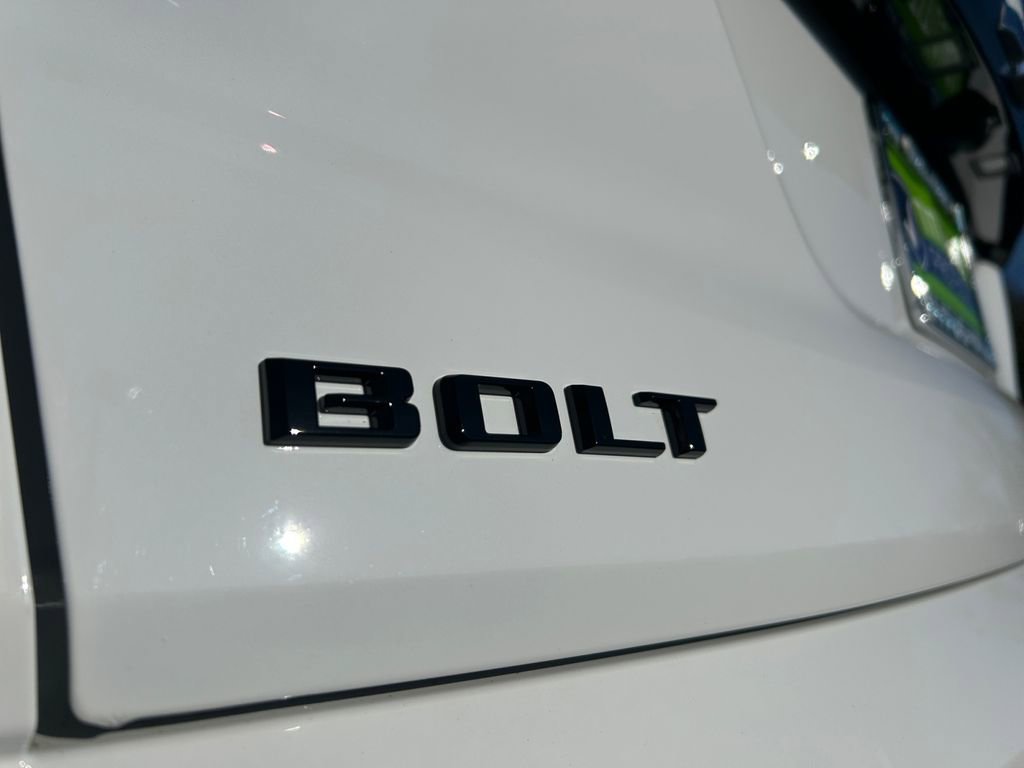 New 2027 Chevrolet Bolt LT w/ Comfort Package image 32