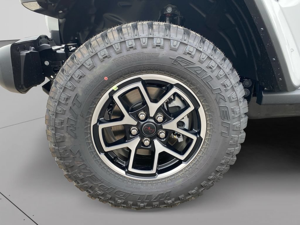 New 2026 Jeep Gladiator Rubicon w/ Steel Power Dome Hood Package AWD/4WD image 9